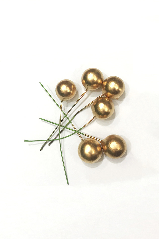 XMAS XMA CHRISTMAS CHRISTMA ARTIFICIAL ARTIFICIALS FAKE FAKES DECORATION DECORATIONS BERRY BERRIES BERRIE GARLAND GARLANDS TRAIL TRAILS WIRE WIRES PICK PICKS FLOWER FLOWERS FFLOWER FFLOWERS BULK BULKS WIRED WIREDS